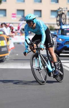 Verona, VR, İtalya - 2 Haziran 2019: Tur 'da ASTANA Timi' nden bisikletçi JAN HIRT, ayrıca Giro di ITALIA olarak da bilinir.