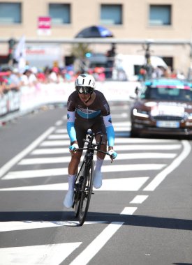 Verona, VR, İtalya - 2 Haziran 2019: AG2R Tur takımından bisikletçi VUILLERMOZ ALEXIS ayrıca Giro d 'Italia olarak da bilinir.