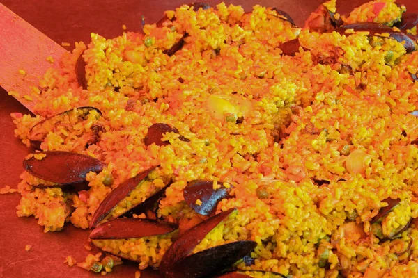 Типова Іспанська Страва Paella Різотто Морепродуктів Мідій Сковороді Red Домінантним — стокове фото