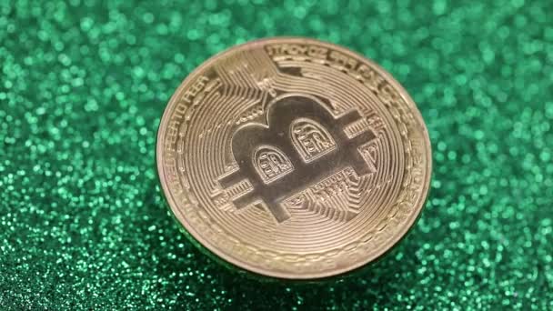 Monete Bitcoin Oro Che Girano Stesso Sfondo Verde Scintillio — Video Stock