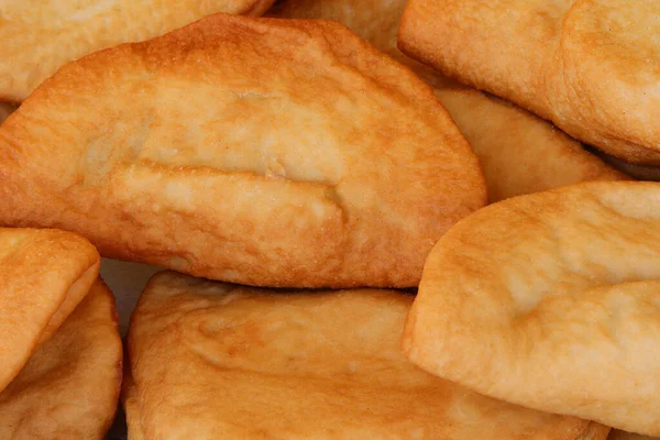 Panzerotti Fritos Que Son Como Sándwiches Llenos Mozzarella Tomate Luego — Foto de Stock