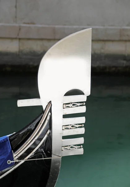 Bow Gondola Metal Six Fingers Left Represents Sestieri Venice Neighborhoods — Stock Photo, Image