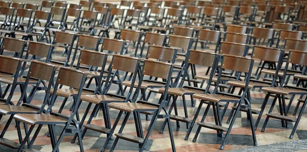 Törenin Başlamasını Bekleyen Bir Sürü Boş Sandalye Var — Stok fotoğraf