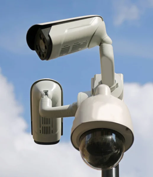 Três Câmeras Cctv Para Vigilância Policial Cidade — Fotografia de Stock