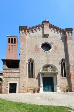 İtalya 'da Venedik' te Santa ELENA adlı adada Saint Helena Kilisesi ve çan kulesi