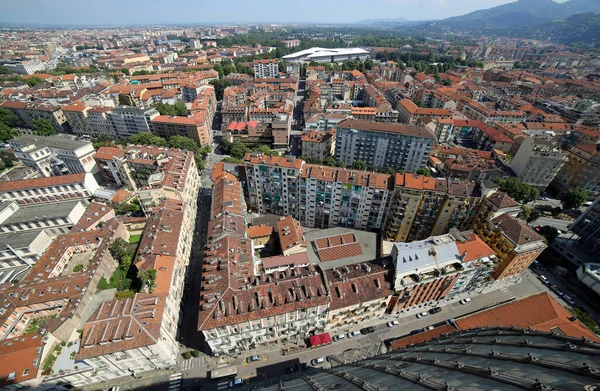 北イタリアのトリノ市の信じられないほどの屋根の景色Mole Antonellianaと呼ばれるランドマークから — ストック写真