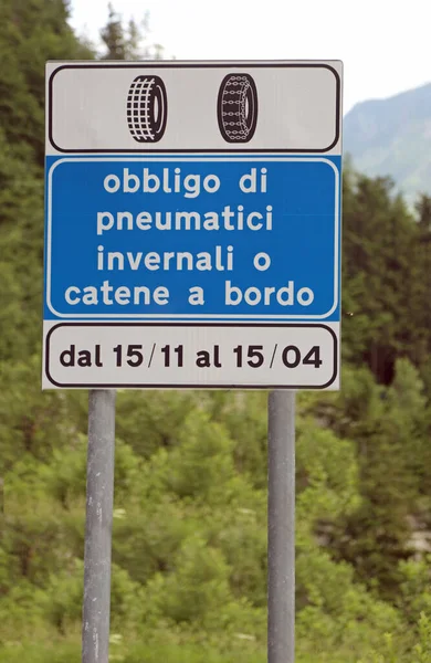 Road Sign Writing Italian Which Means Obligation Winter Tires Snow — Stock Photo, Image