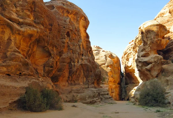 Evocative View Canyon Red Rocks Mountains Middle Eastern Desert People — 스톡 사진