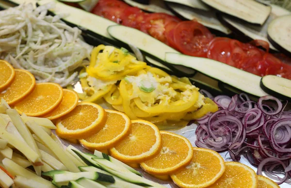 Finely Chopped Fruit Vegetables Serving Tray Restaurant Specializing Vegan Cuisine — Φωτογραφία Αρχείου