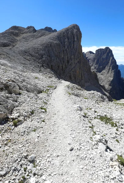 Mountain Path Made Stones Reach Peaks Dolomites People Summer — Stock Photo, Image