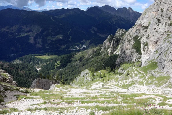 Impervious Serpentine Path Alps Mountains Zigzag Pattern Many Back Turns — Stok fotoğraf