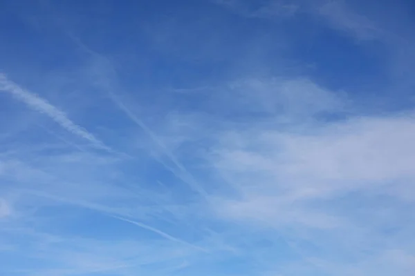 Blue Sky Clouds White Chemtrails Dubious Origin — Stockfoto