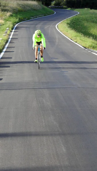 Young Cyclist Racing Bicycle Waterproof Jacket Road — Stock Photo, Image