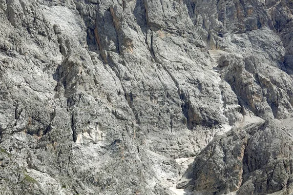 Fliegender Hubschrauber Getarnt Der Mitte Der Felswand Wer Findet Ihn — Stockfoto