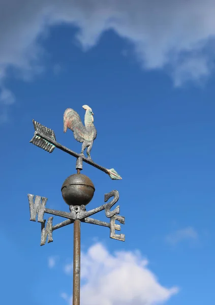 Weather Vane Shape Rooster Indicate Direction Wind — Stock Photo, Image