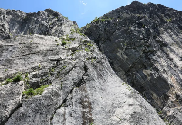 Brede Rotsachtige Muur Van Italiaanse Alpen Zonder Mensen — Stockfoto