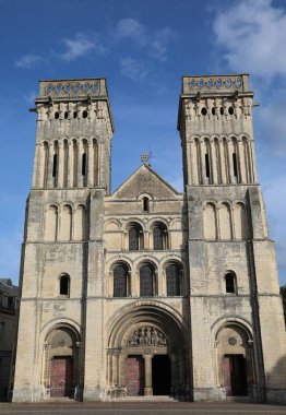 Fransa 'nın kuzeyindeki CAEN köyünde bir kadın manastırı cephesi