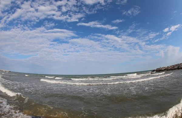 Amplio Paisaje Marino Fotografiado Con Lente Ojo Pez Con Olas — Foto de Stock