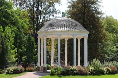 Fransa 'daki Strabourg Halk Parkı' nda TEMPLE DE L Amour adlı Aşk Tapınağı