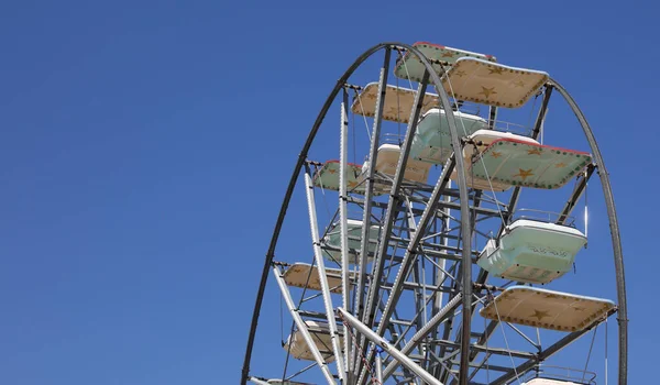 Dettaglio Della Ruota Panoramica Del Luna Park Senza Persone Giorno — Foto Stock