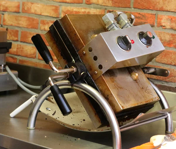 Speciale Industriële Machine Met Twee Rood Hete Metalen Platen Voor — Stockfoto