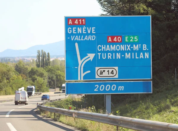 Verkeersbord Met Routebeschrijving Naar Franse Plaatsen Frankrijk — Stockfoto