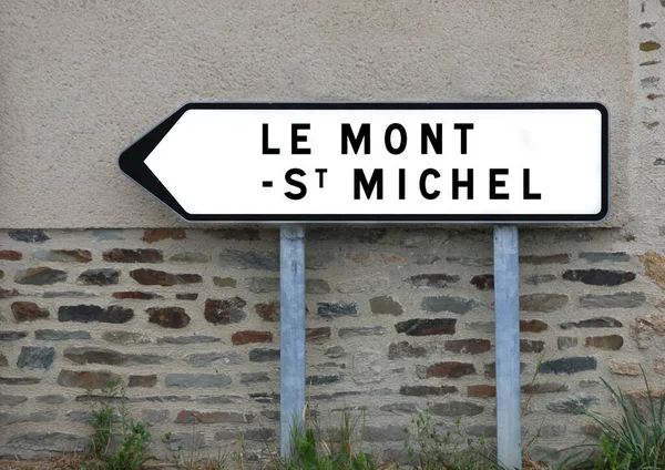 Road Sign Text Mont Michel Arrow Reach Normadian Abbey France — Stock Photo, Image