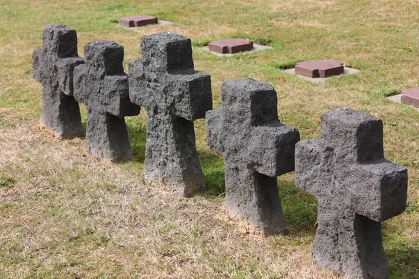 Cambe Francja Sierpnia 2022 Niemiecki Cmentarz Wojenny Normandii Krzyże — Zdjęcie stockowe