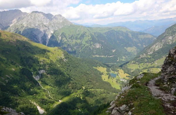 Szeroka Dolina Górach Granicy Między Włochami Austrią — Zdjęcie stockowe