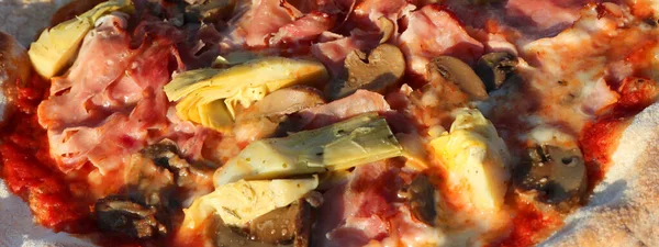 Szczegóły Włoskiej Pizzy Nazwie Capricciosa Oznacza Kapryśny — Zdjęcie stockowe