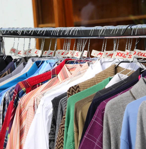 Vêtements Usagés Vintage Nouvelles Robes Dans Stalle Marché — Photo