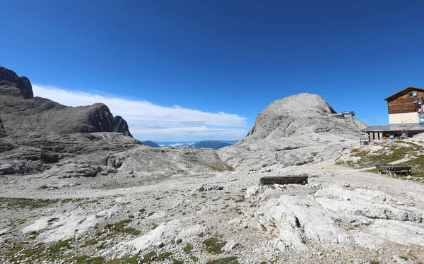 Panorama Dos Alpes Italianos Com Refúgio Alpino Chamado Rifugio Rosetta — Fotografia de Stock