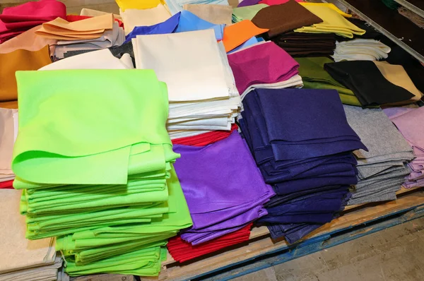 Retazos Tela Fieltro Telas Colores Para Venta Tienda Telas — Foto de Stock