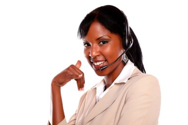 mooie call center medewerker glimlachen bij usize gülümseyen güzel çağrı merkezi çalışanı