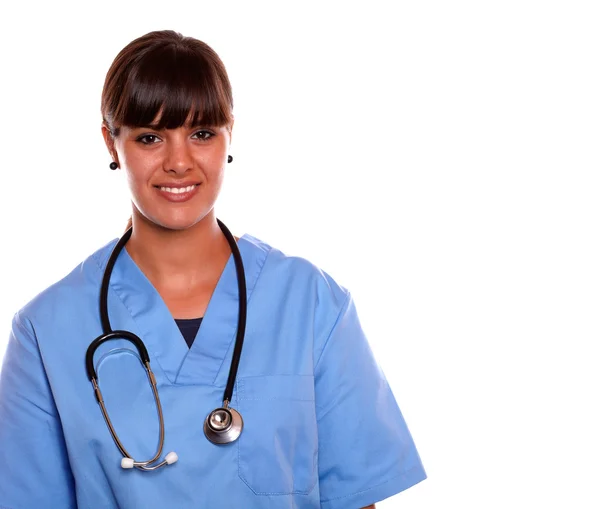 Médico sonriente mujer con un estetoscopio — Foto de Stock