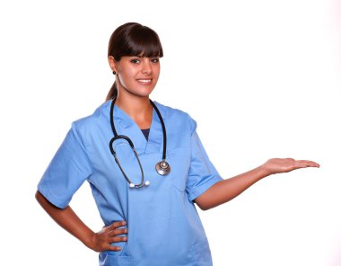 güzel hemşire onun sol palm boşaltmak tutma