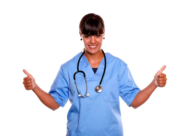 Giovane infermiera positiva con uno stetoscopio — Foto Stock