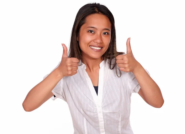 Sonriendo asiática joven mujer que le da pulgares hacia arriba — Foto de Stock