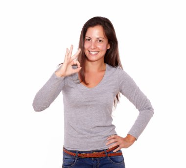 iyi iş işaret parmaklarıyla gösteren güzel Bayan