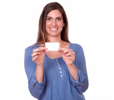 boş kartı tutan güzel İspanyol kadın