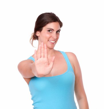 sevimli uygun genç kadın yüksek el hareketi