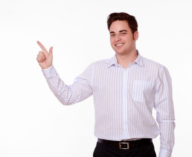 dönük ve dururken karizmatik beyaz adam