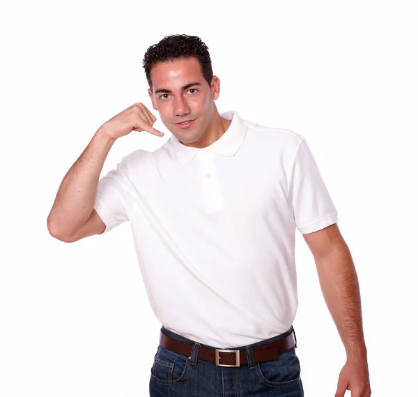 Charmig kille står med talar gest — Stockfoto