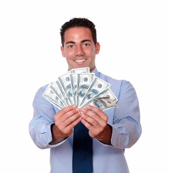 Lateinischer Typ, der lächelt und Bargeld hält — Stockfoto