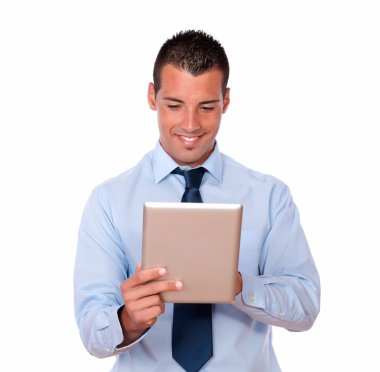 karizmatik latin adam onun tablet PC'yi kullanma