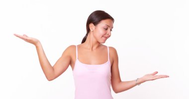 sevimli genç kız onun avuç içi gidiyor