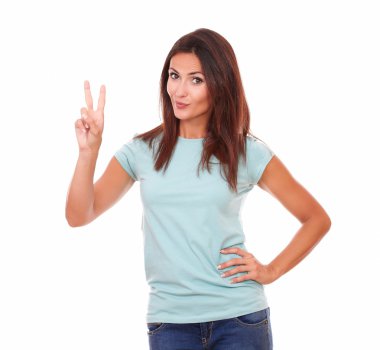 Onu zafer kutluyor memnun yetişkin esmer