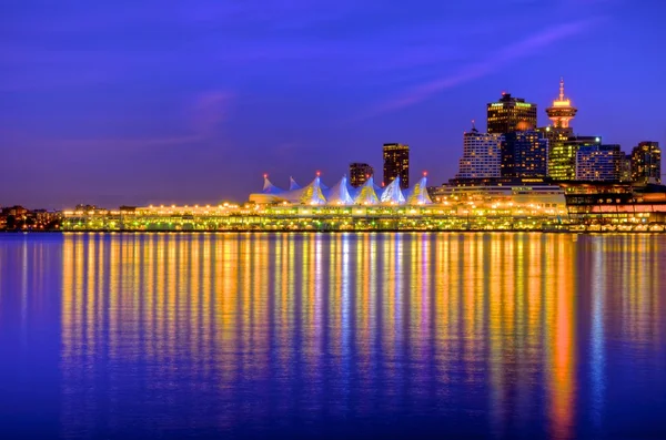 Vancouver & water reflecties — Stockfoto