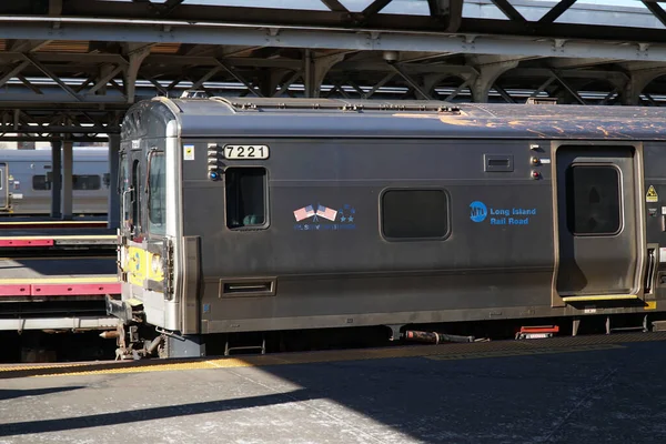 Queens Circa 2022 Lirr Train Jamaica Long Island Railroad Station Jogdíjmentes Stock Fotók