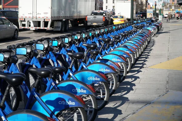 Brooklyn Circa 2022 Citibike Ride Share Bicycle Rack Sidewalk Morning Jogdíjmentes Stock Képek